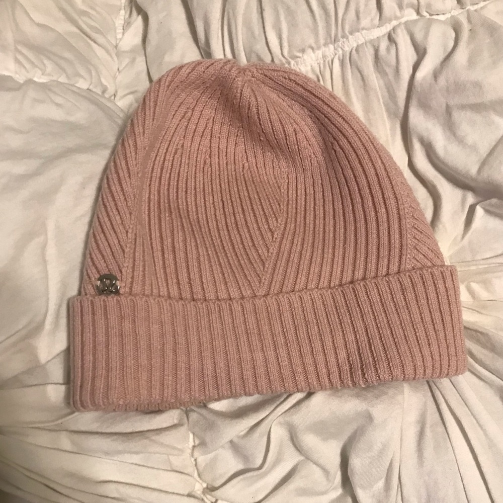 Lululemon light pink beanie
